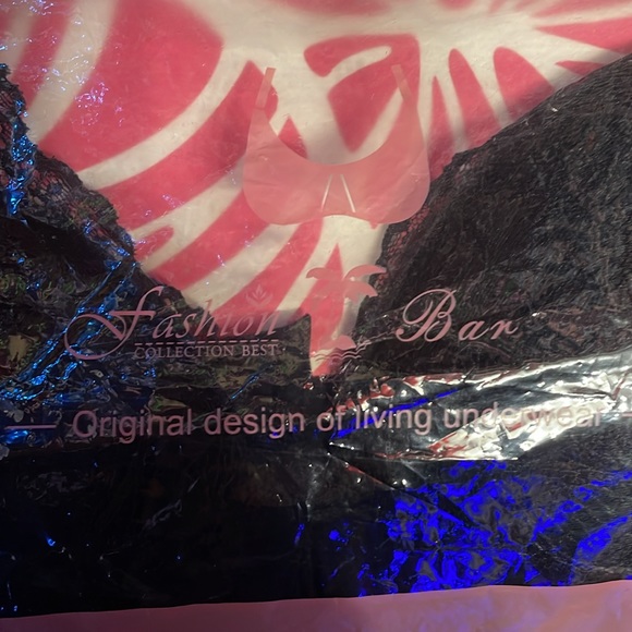 NEW Black Triple clasp BRA soft no lines back size says 3XL chine it’s a Med fit - Picture 9 of 9